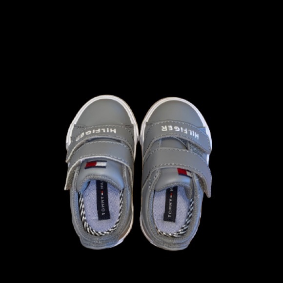 Five pairs of 4c baby shoes. - Picture 3 of 7